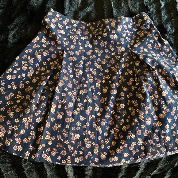 COPPER KEY - NAVY BLUE FLORAL SKIRT - Picture 1 of 5